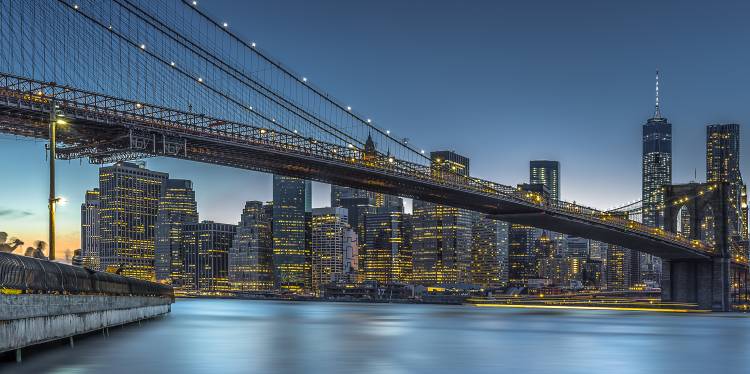 New York - Blue Hour over Manhattan de Michael Jurek