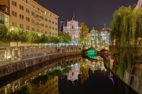 Ljubljana in Slowenien bei Nacht de Michael Valjak