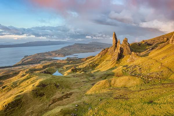 Old Man of Storr im Morgenlicht, Isle of Skye, Schottland de Michael Valjak