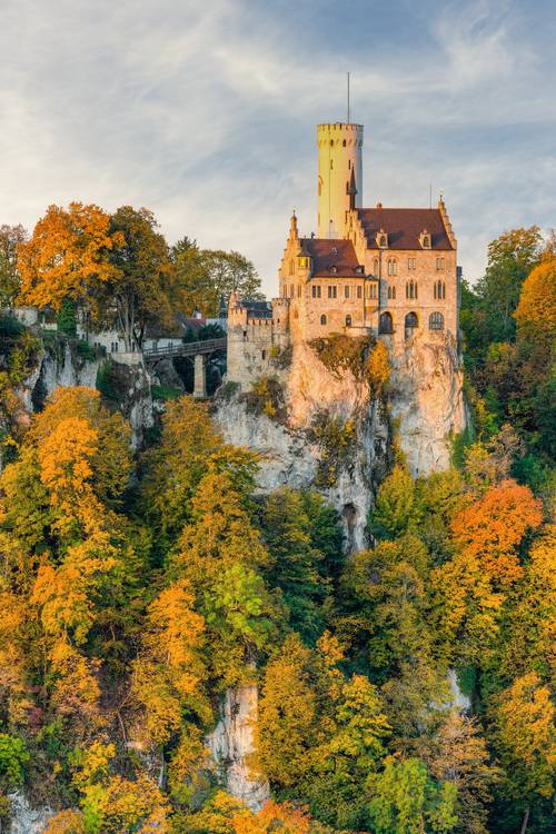 Schloss Lichtenstein im Herbst de Michael Valjak