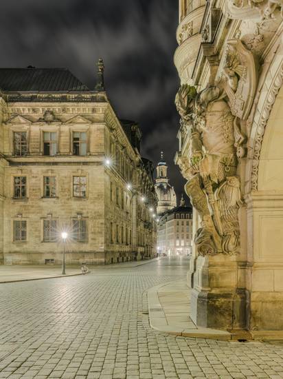 Augustusstraße in Dresden bei Nacht