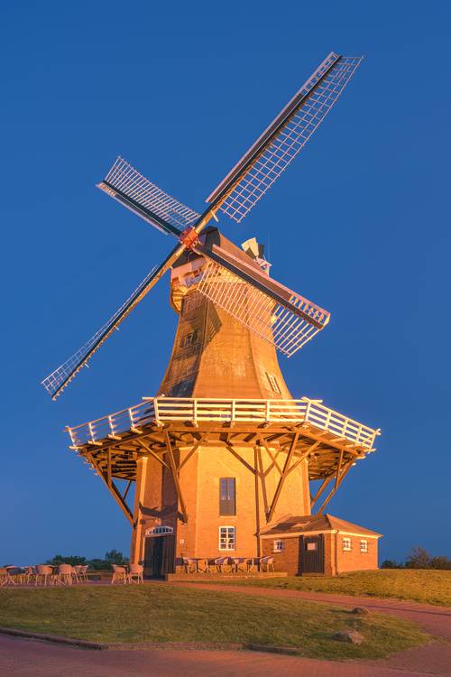 Windmühle in Greetsiel in Ostfriesland de Michael Valjak