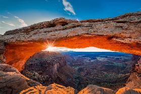 Sunrise at Mesa Arch