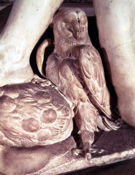 The Tomb of Giuliano de Medici (1478-1516) detail of the owl under the arm of Night de Miguel Ángel Buonarroti
