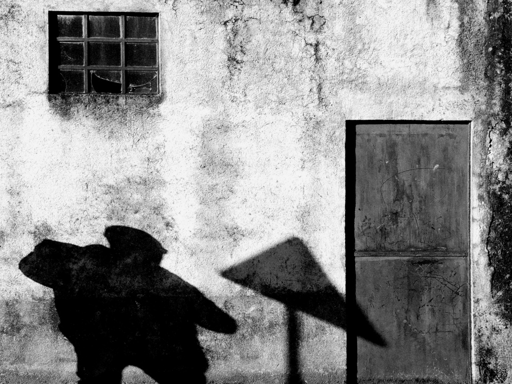 The obliquity of shadows. de Miguel Silva