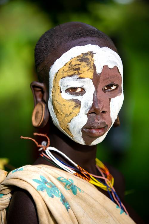 Fotografie, Portrait Afrikanische Frau aus dem Suri Stamm in Äthiopien. de Miro May