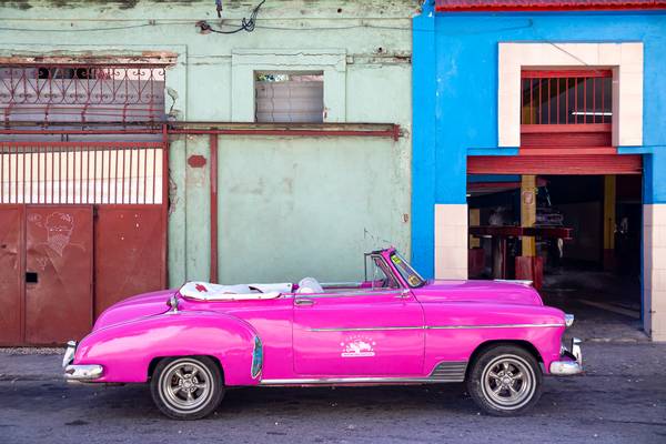 Pink cadillac in Havana, Cuba. Auto in Havanna, Kuba de Miro May