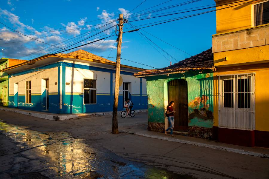 Street in Trinidad, Cuba de Miro May