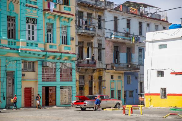 Streetlife in Havana, Cuba, Kuba de Miro May