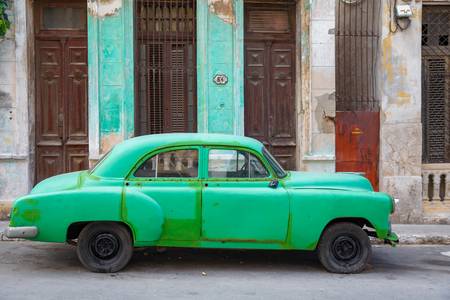 Oldtimer in Havana, Cuba. Street in Old Havana, Kuba