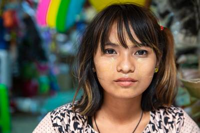Portrait einer Frau in Yangon (Rangun) Myanmar (Burma)