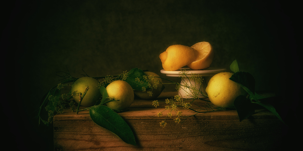 Still life sunny lemons de Monique van Velzen