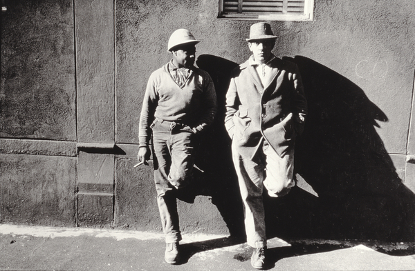 Two Workmen Against a Building, New York City, Untitled 43 de Nat Herz