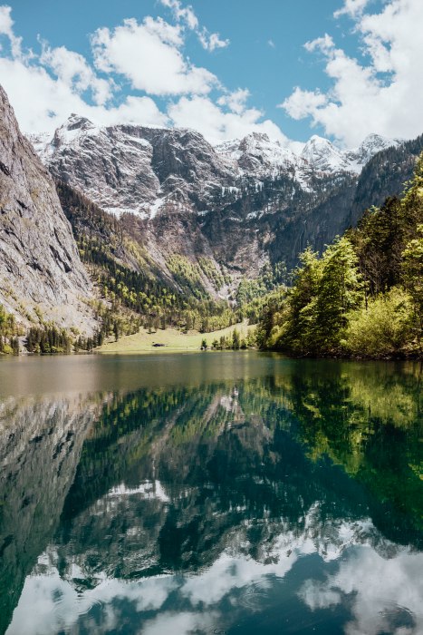 Obersee beim Königssee, Spiegelung, Berchtesgaden Nationalpark de Laura Nenz