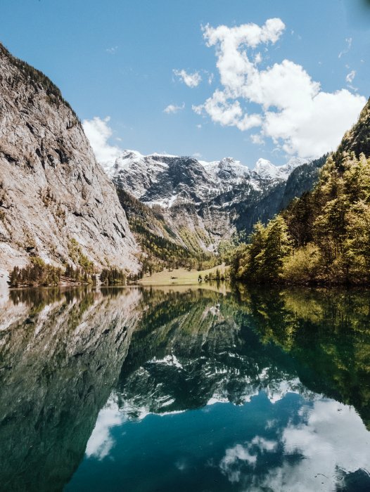 Obersee beim Königssee, Spiegelung, Berchtesgaden Nationalpark de Laura Nenz