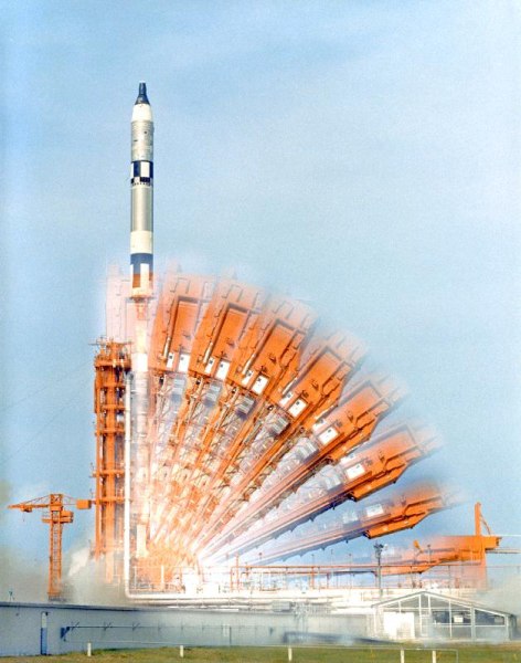 18/07/66 A time-exposure photograph shows the configuration of Pad 19 up until the launch of Gemini  de 