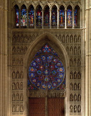 View looking west from the nave, rose window designed by Bernard de Soissons, with surrounding statu de 