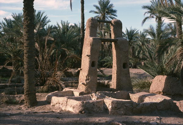 A well, Mz''ab valley (photo)  de 