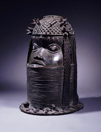 A Benin Bronze Head, C de 