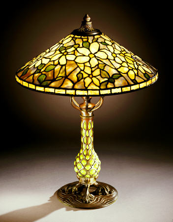 A ''Clematis'' Leaded Glass, Blown Glass And Bronze Table Lamp By Tiffany Studios de 