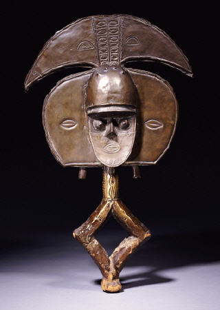 A Fine Kota Reliquary Figure, Mbulu Ngulu de 