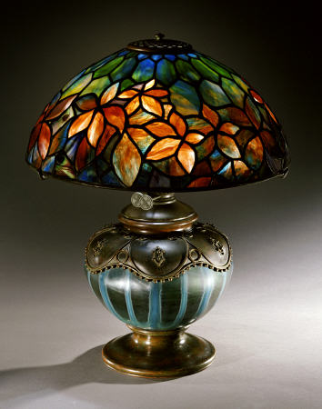 A Fine ''Woodbine'' Leaded Glass, Bronze And Blown Glass Table Lamp de 
