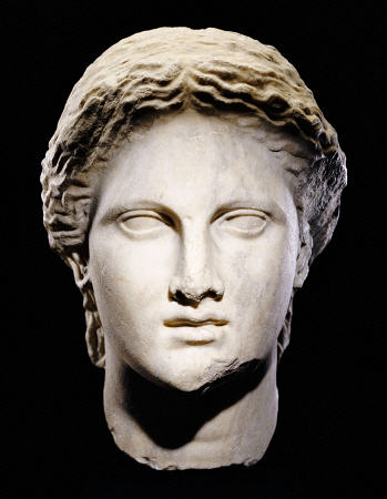 A Greek Marble Female Head de 