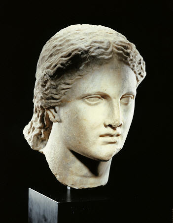 A Greek Marble Female Head de 