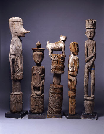 A Group Of Dayak Hampatong Carvings de 