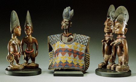 A Group Of Male And Female Yoruba Twin Figures de 