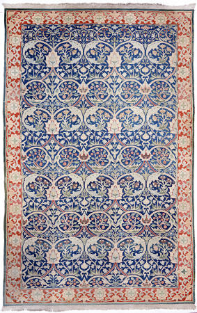 A Hand-Knotted Hammersmith Carpet de 
