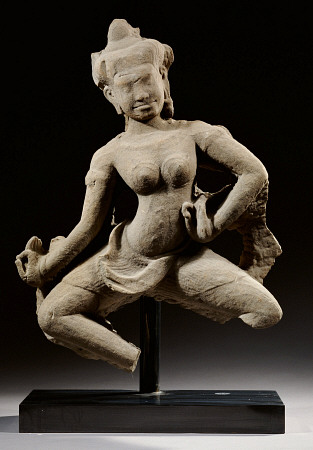 A Khmer, Baphuon Style, Sandstone Figure Of An Apsara Standing In Dancing Posture, 11th Century, 61 de 