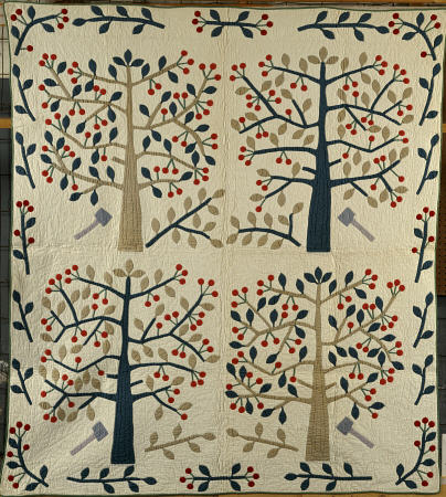 An Appliqued Cotton Quilted Coverlet American, Mid 19th Century de 