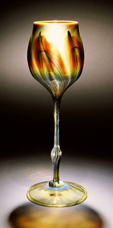 An Important Favrile Glass Floriform Vase de 