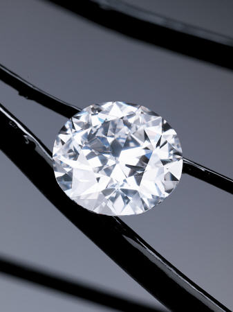 An Unmounted Circular-Cut Diamond Weighing 50 de 