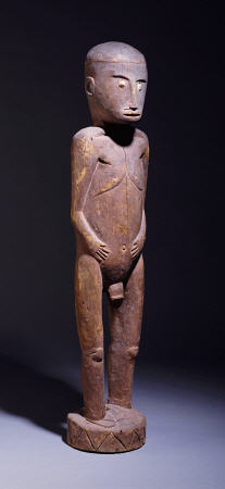 An Unusual Melanesian Male Figure de 