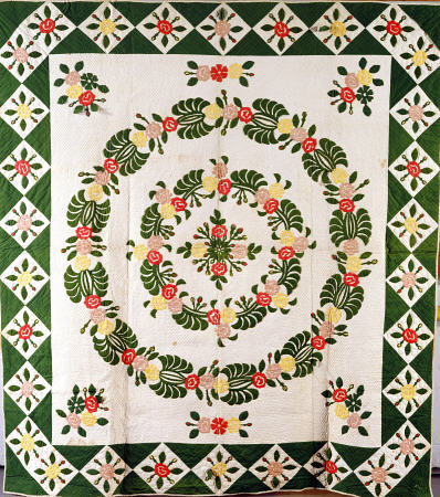 A Pieced And Appliqued Cotton Quilted Coverlet, South Carolina, Mid-19th Century de 