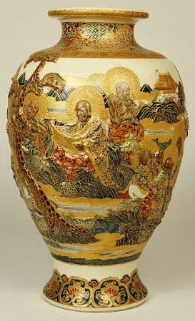 A Satsuma Moulded Baluster Vase Decorated With Various Sages And Scholars de 