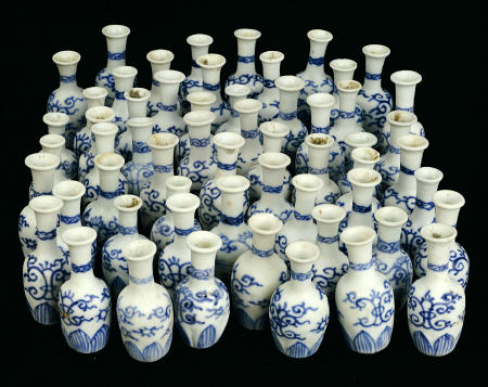 A Selection Of Chinese Vases Recovered From The Nanking Cargo de 