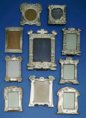 A Selection Of Silver Art Nouveau Frames de 