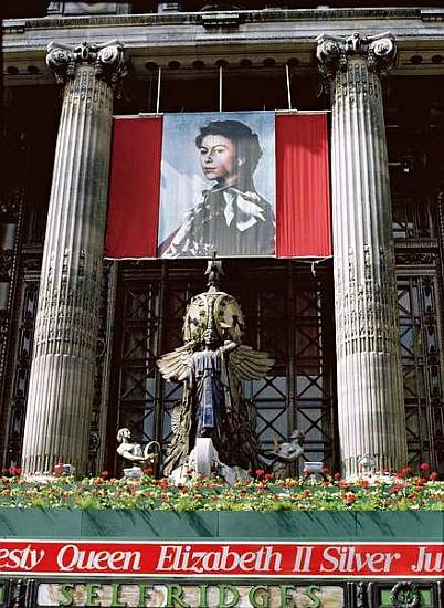 Banner celebrating Queen Elizabeth IIs Silver Jubilee in 1977 de 