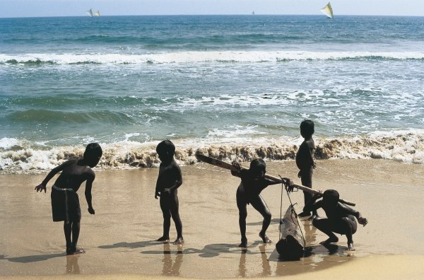 Children of fishermen at sea (photo)  de 