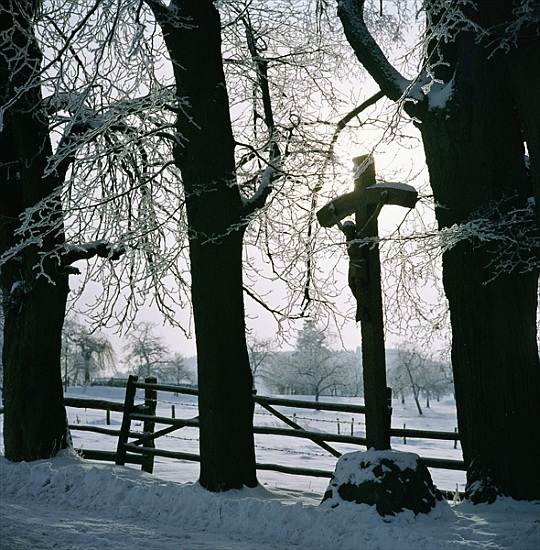 Cross in the Snow near Winterberg, Germany de 