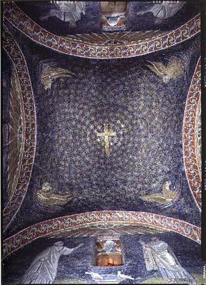 Central vault depicting a golden cross in a star strewn sky with the attributes of the apostles, 5th de 
