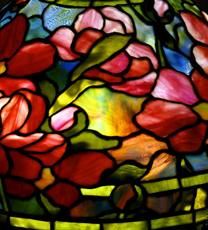 Detail From  A ''Peony'' Leaded Glass And Bronze Table Lamp de 