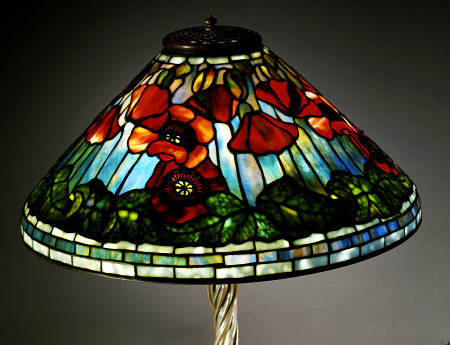 Detail From A ''Poppy'' Leaded Glass And Bronze Table Lamp By Tiffany Studios de 