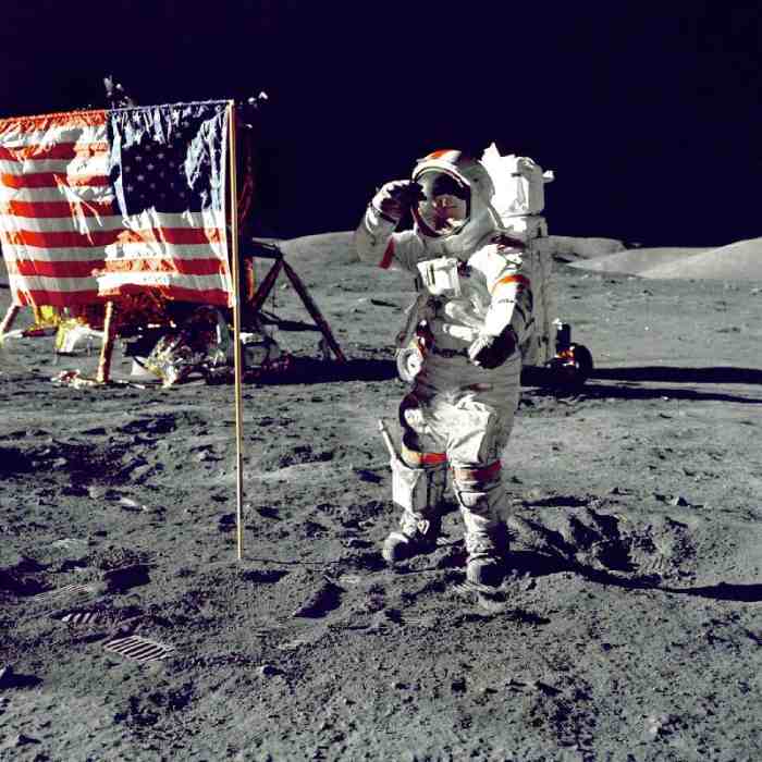 Eugene A. Cernan, Commander, Apollo 17 salutes the flag on the lunar surface during extravehicular a de 