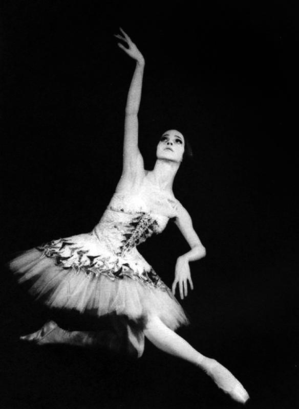 Eva Evdokimova danseuse Americano-bulgare elle mena une carriere internationale elle fut pendant 15  de 
