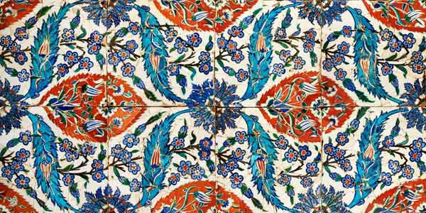 Ocho azulejos cuadrados policromados de Iznik, circa 1575