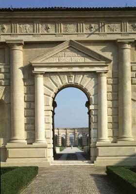 Entrance to the Loggia di Davide, looking from the Cortile D'Onore through the garden to the Exedra, de 